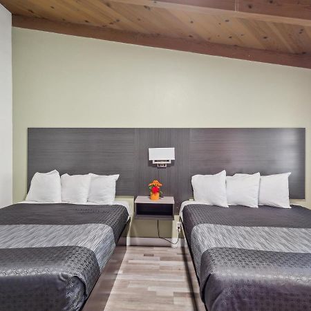 Discovery Inn Monterey Bay Сийсайд Екстериор снимка