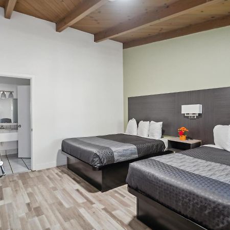 Discovery Inn Monterey Bay Сийсайд Екстериор снимка