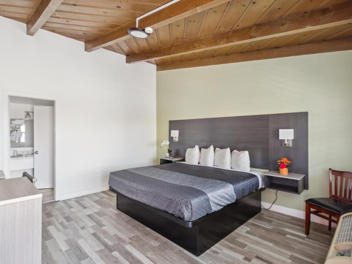 Discovery Inn Monterey Bay Сийсайд Екстериор снимка